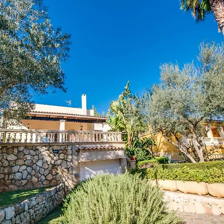 House With Pool Near The